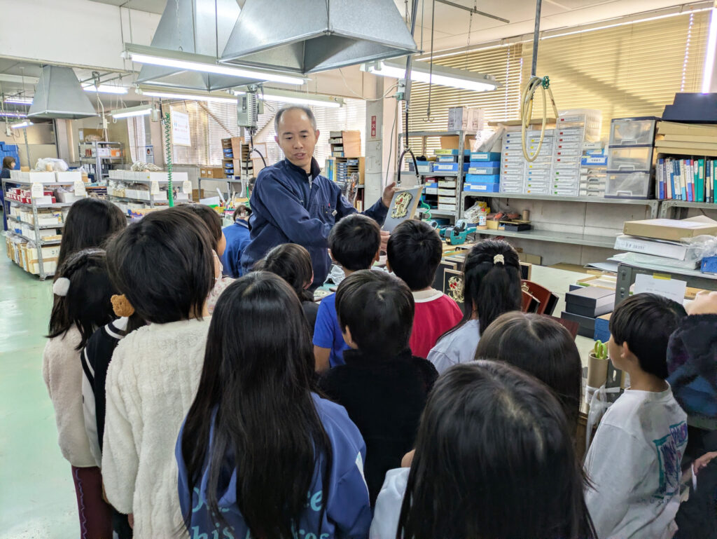 楯の組立を見学